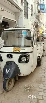 Mahindra XUV300 4 Petrol Well Maintained