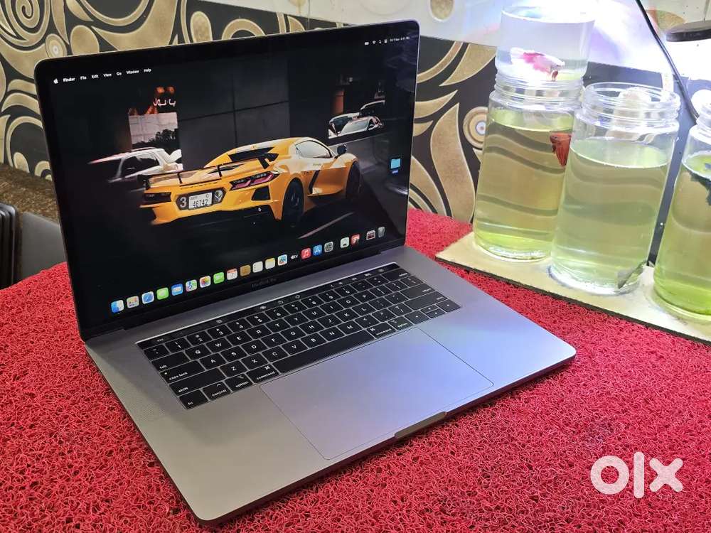 Apple Macbook Pro i7/16/256gb SSD 5.5gb Graphics 15inch Retina Display