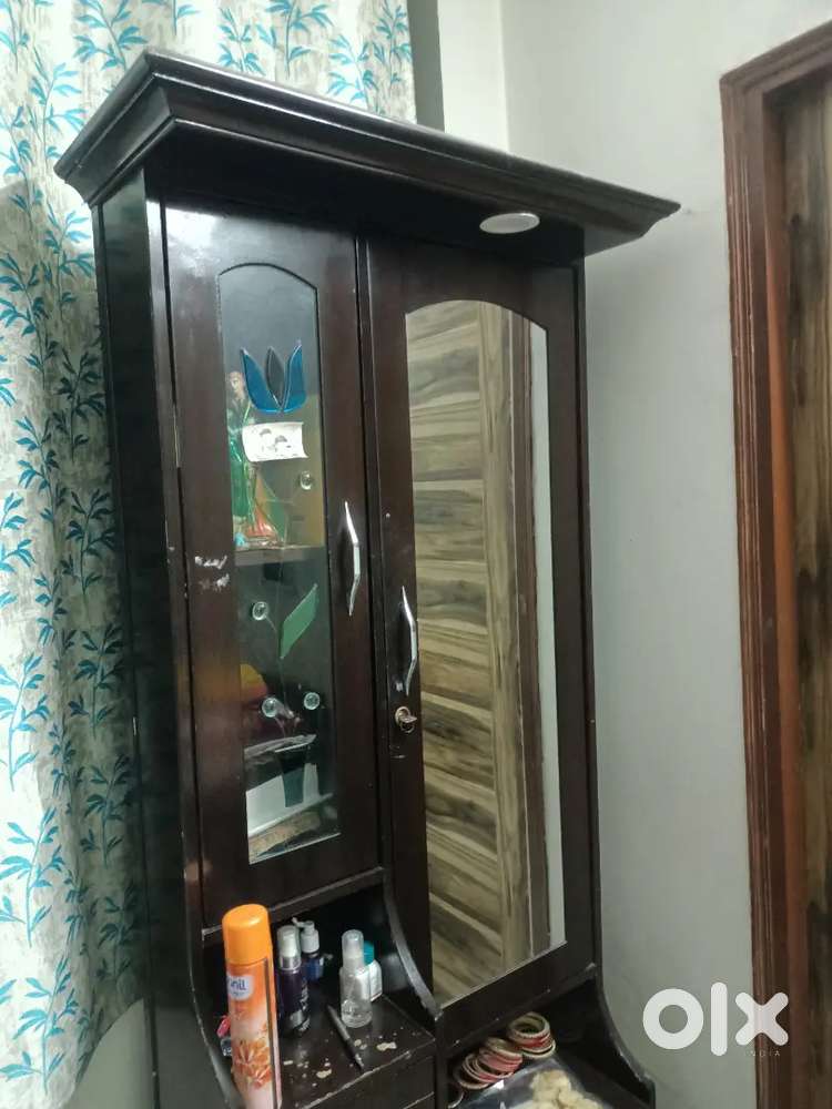 Dressing table for sale  1 year old