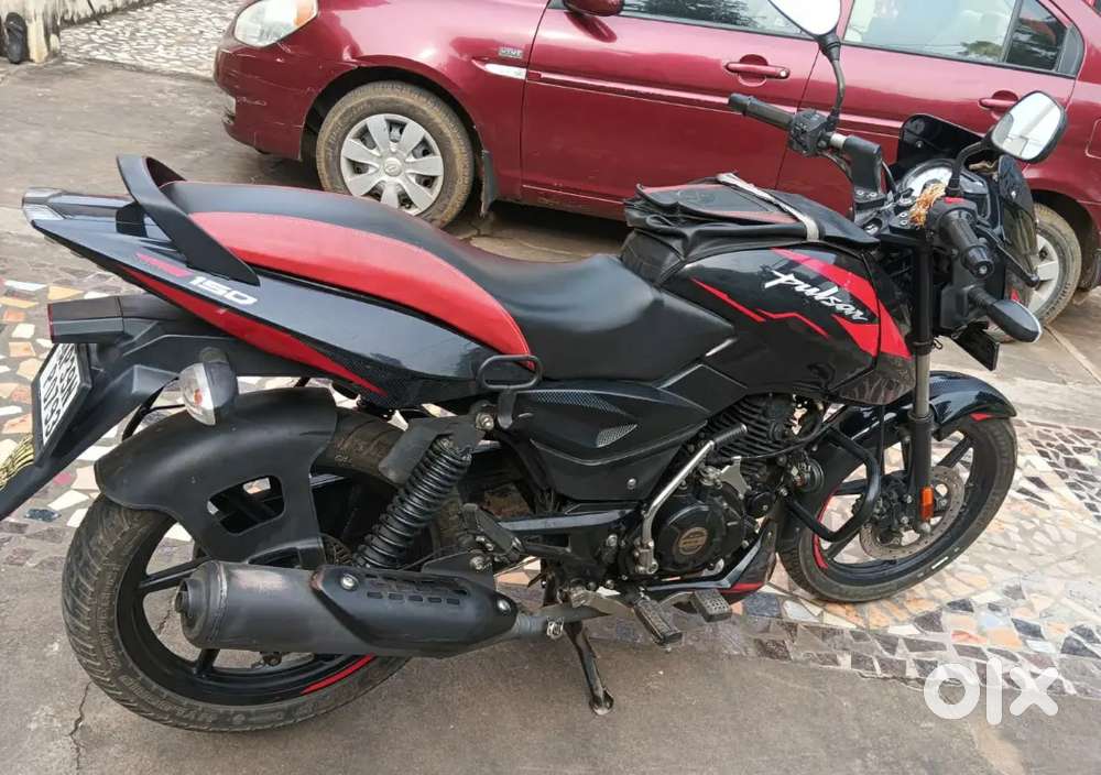 Single hand, single owner, complete showroom track service,2027insuran