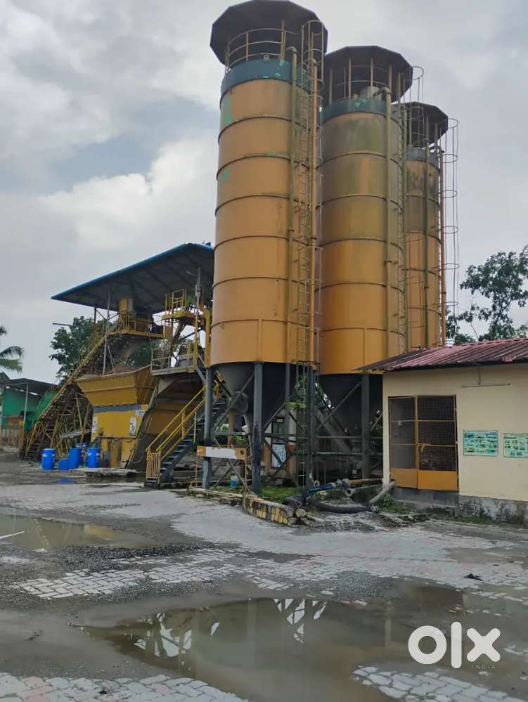 Concrete batching plant & pump for sale