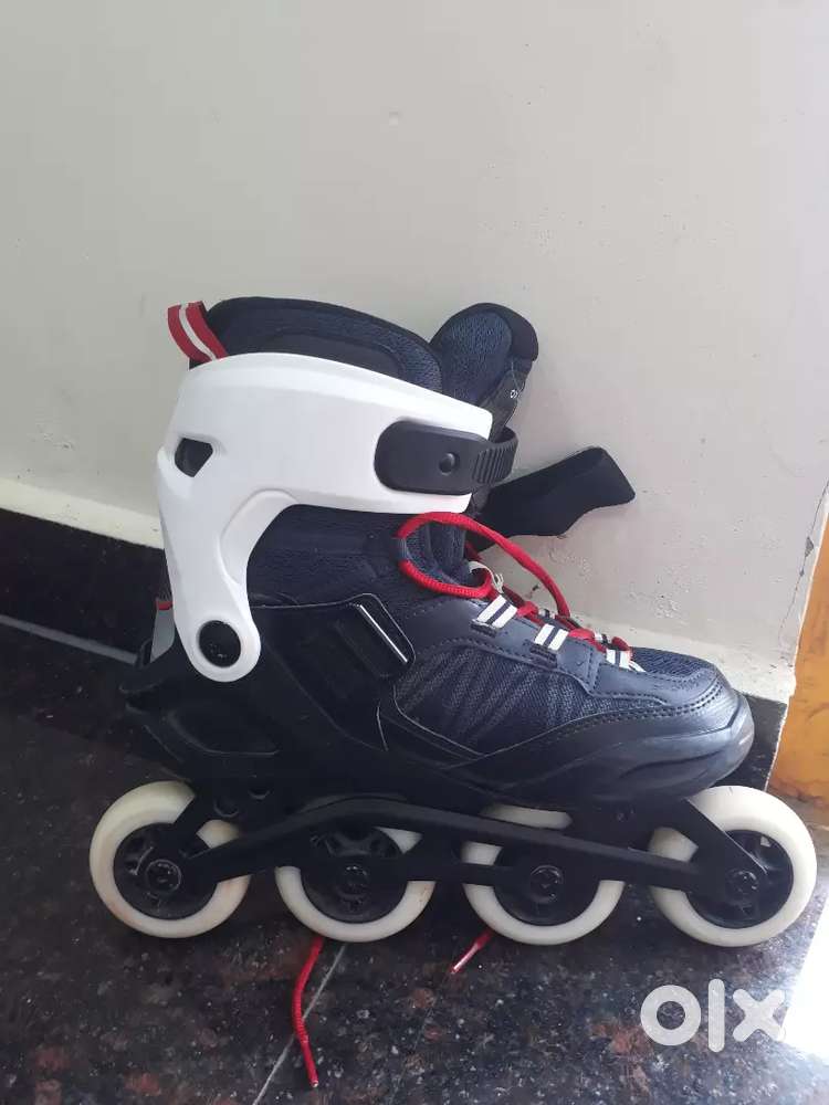 4 wheeler skating shoes