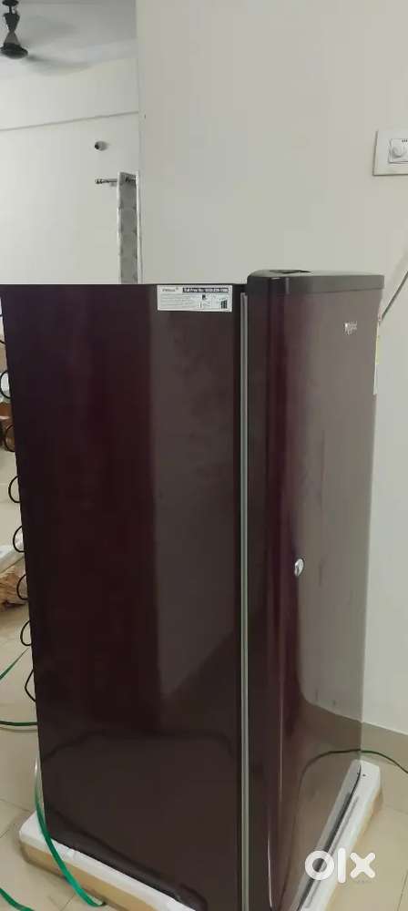 Whirlpool single Door 184 Litres 3 stars refrigerator 1year old