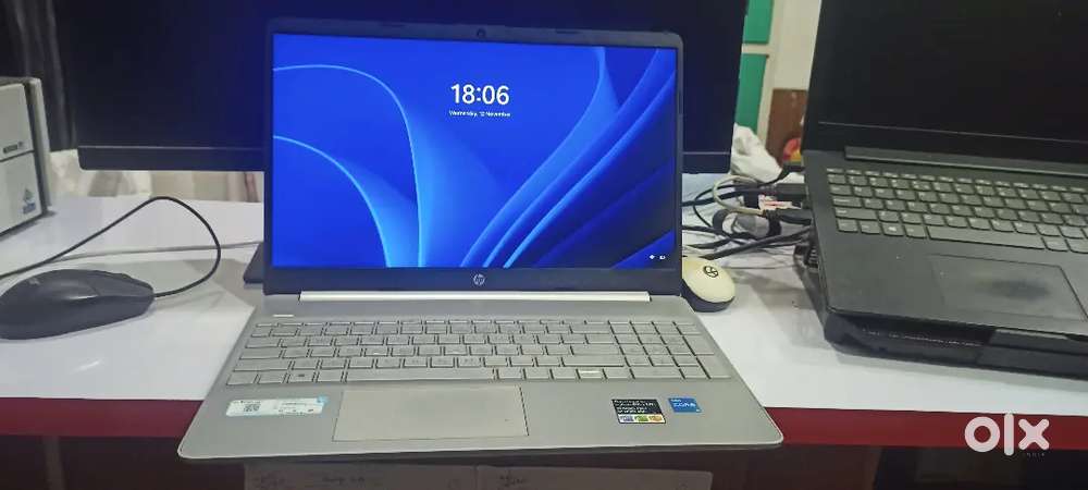 Hp15s 8gb 512 gb i3 12 gen