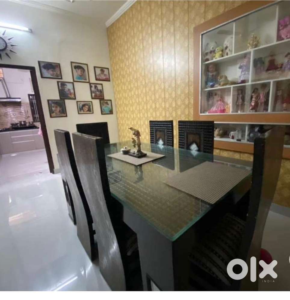 Dining table 6 seater