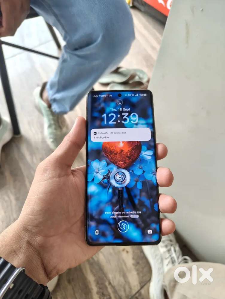 Realme 12 pro 8,128 GB 1 year old bill.box charger avilable