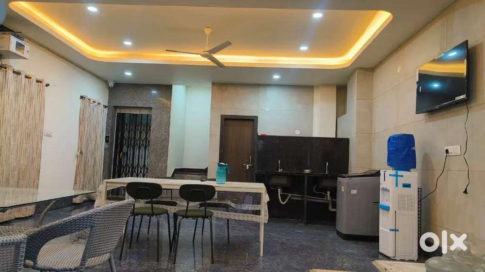 Sri Venkateswara premium women's pg