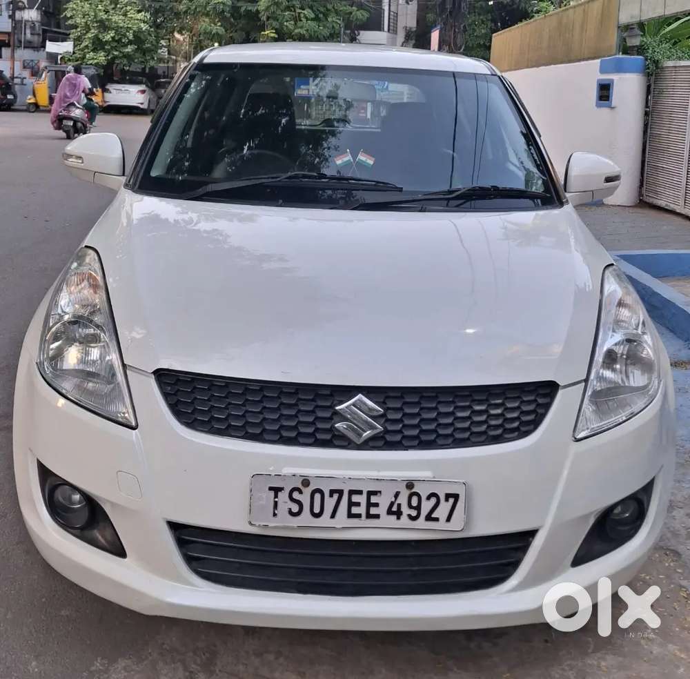 Maruti Suzuki Swift 2014 showroom maintenance full insurance