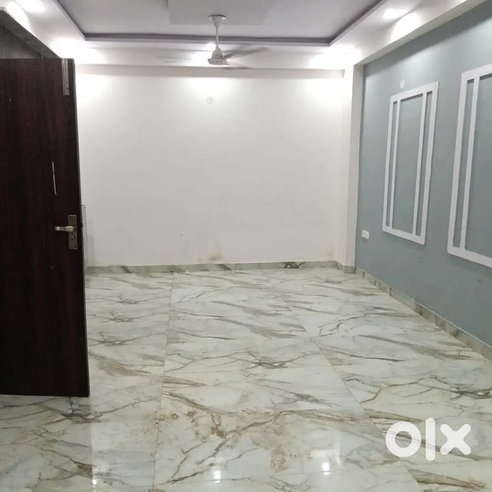 2 BHK flat ready to move near by mahagun mart Diwali offer