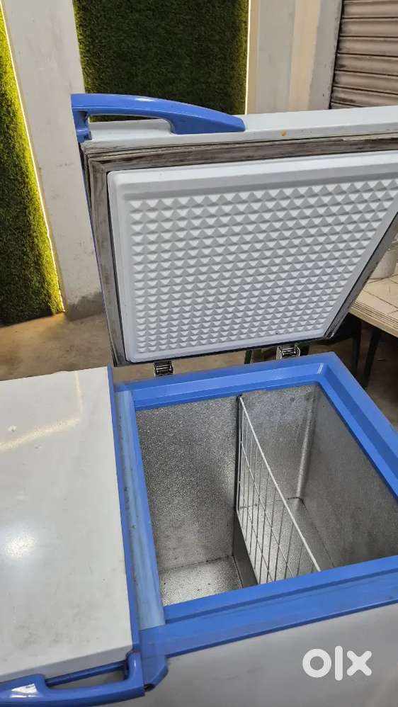 Commercial freezer