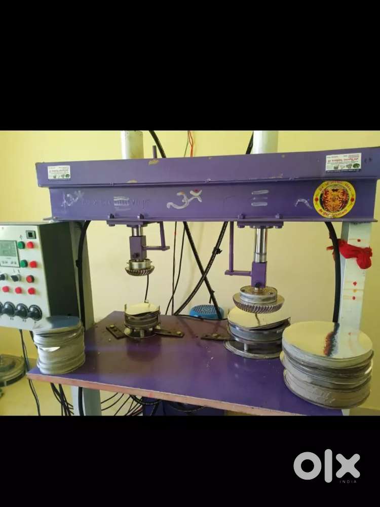 Paper plate making machine