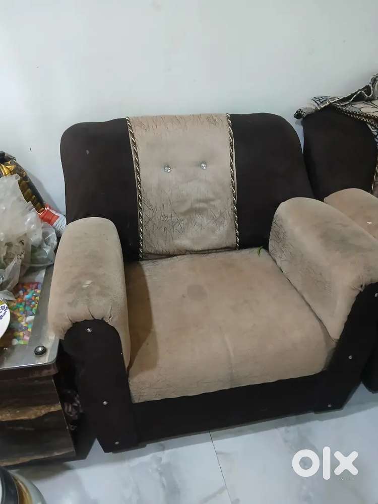 OLD SOFA SET