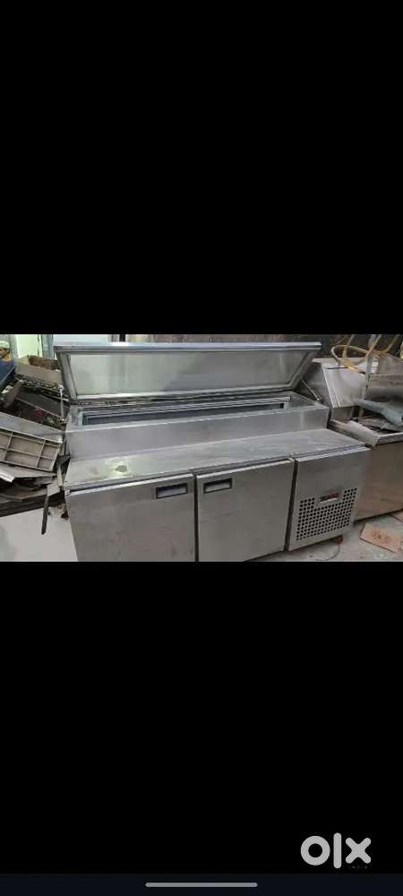 Second Hand Pizza Makeline with Undercounter Refrigerator