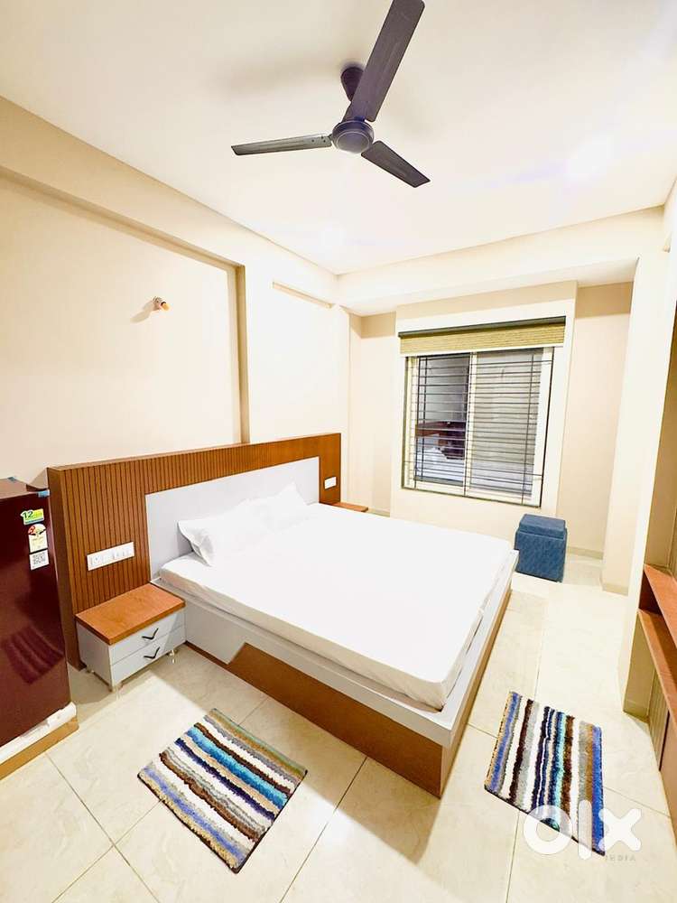 3 bhk full furnished flat available on rebt LIG colony indore