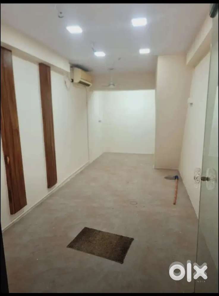 Shop available for rent in st inez