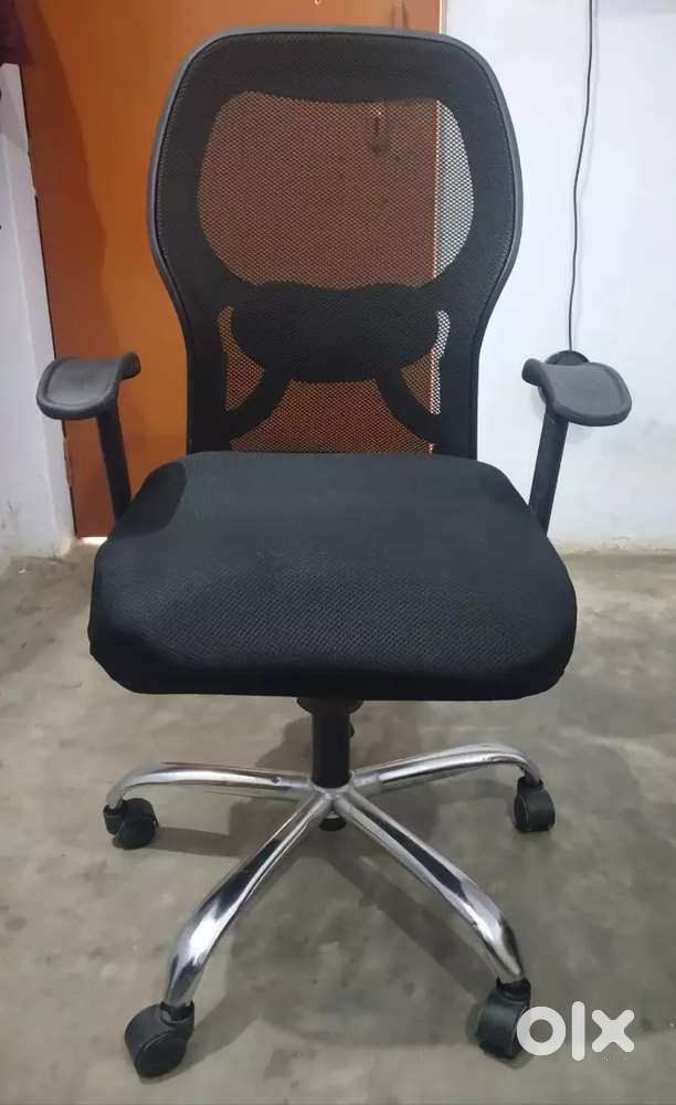 Office Chair, 6 months use only