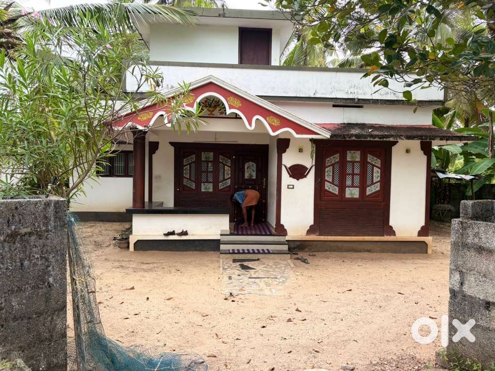 House for sale @Ayanikkad
