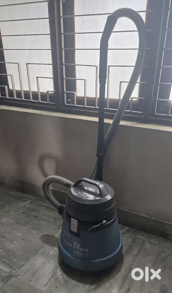 Vaccum cleaner - Hoover aqua plus 1700 wet and dry