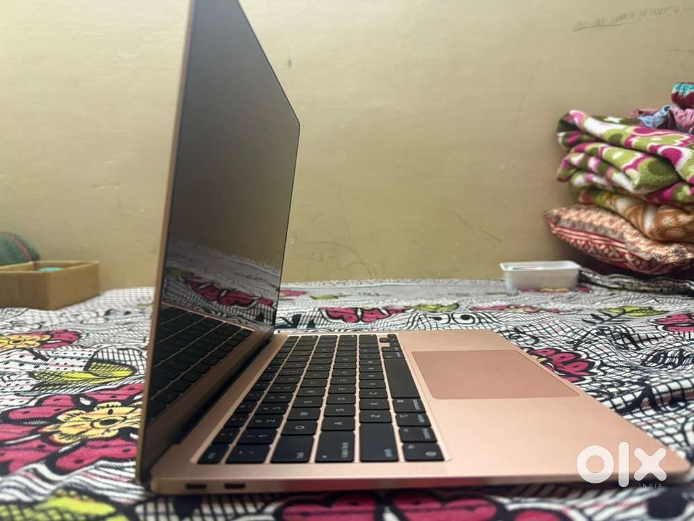 Apple Macbook Air Laptop M1 Chip