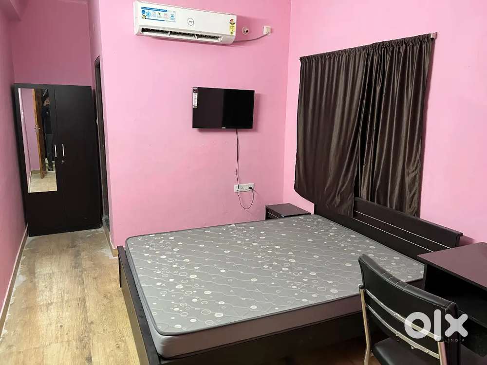 Single rooms available for rent for girls