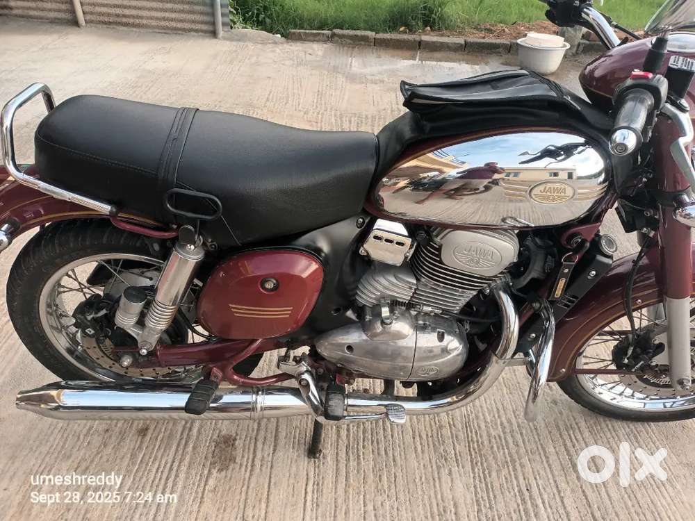 Jawa 350 red and silver