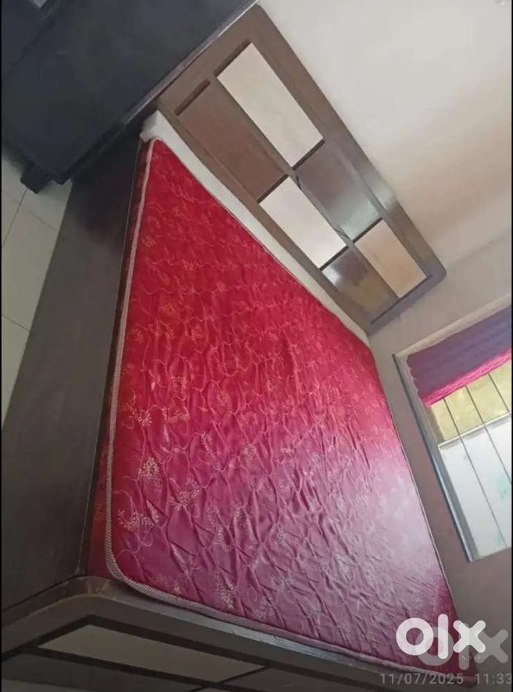 King size bed