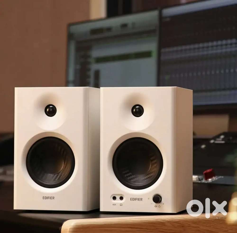 Edifier Studio Monitor