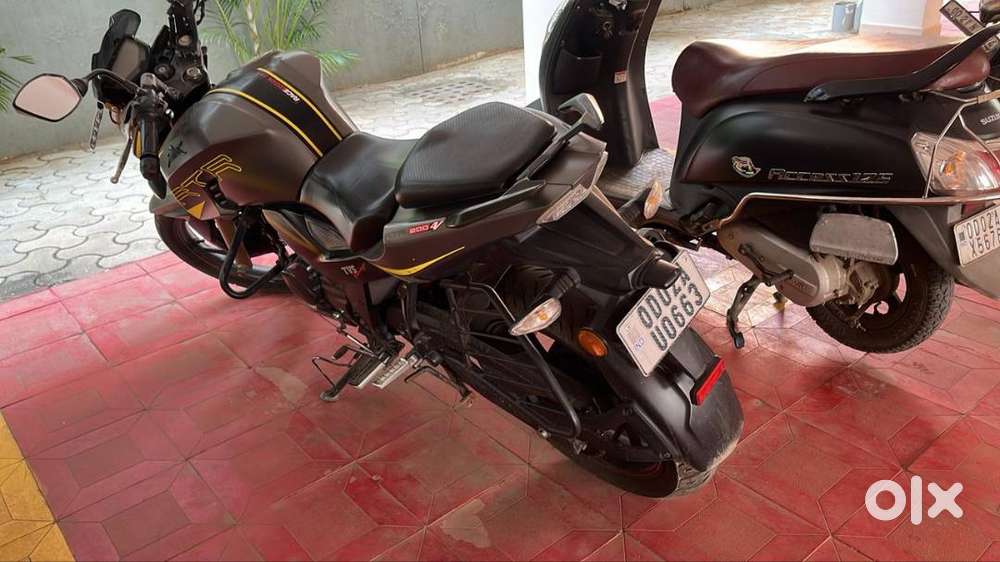 Apache 200 4V  LIMITED EDITION  GOOD CONDITION