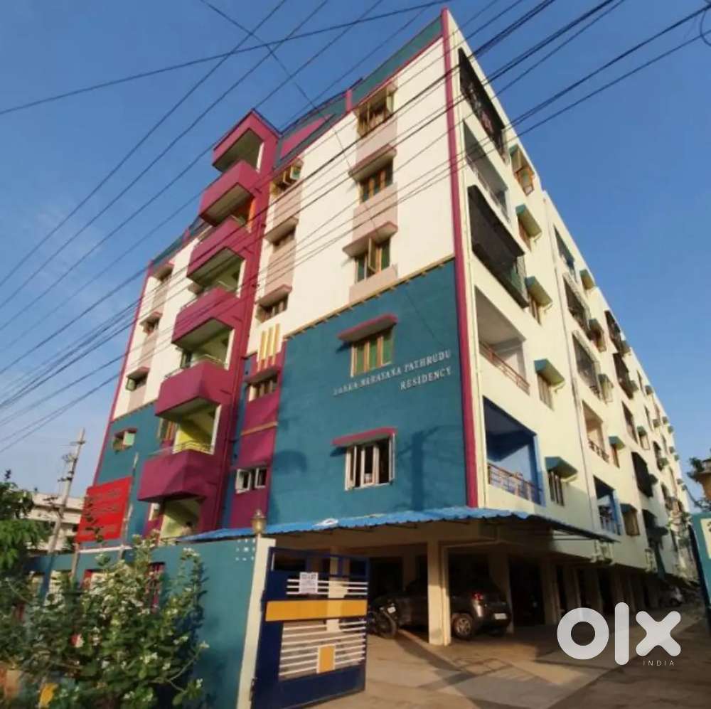 2 BHK flat for rent Indirapuram only for employees