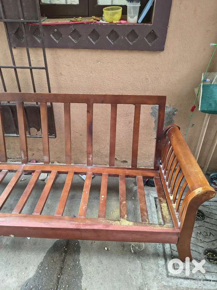 3 seater sofa with cushion
