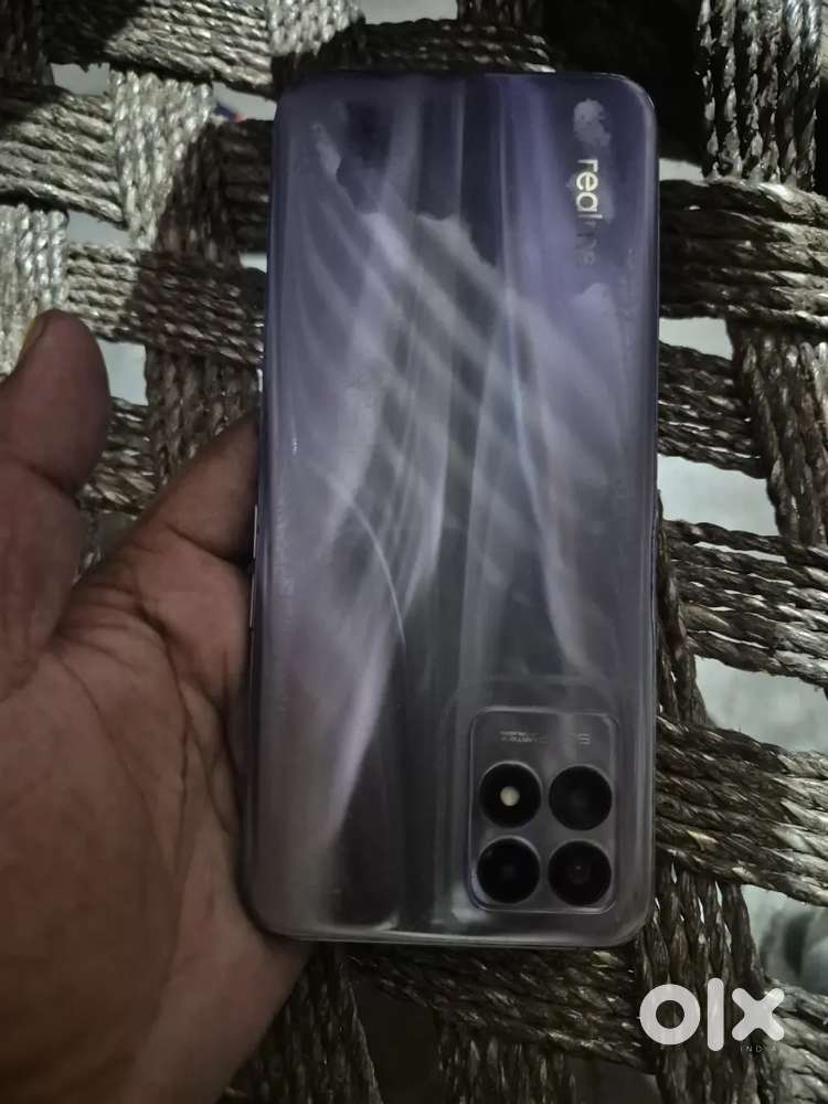 Realme 8i brand and 6 128 and disply 1.% disoly efact