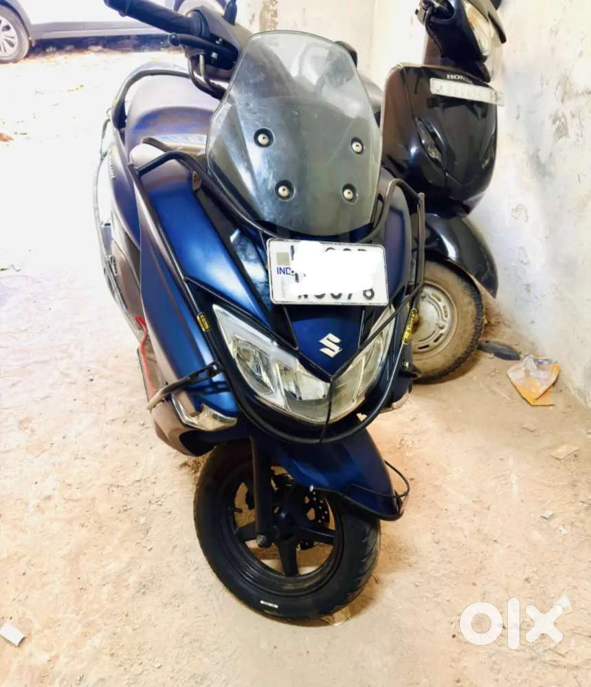 Brand new burgmab street Bluetooth awesome condition