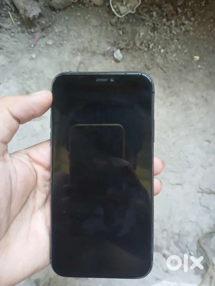 I phone 11 good condition with original charger and cable