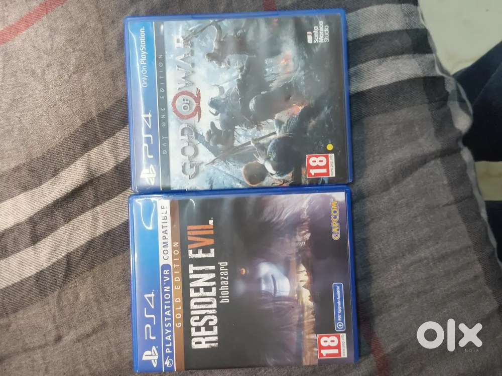 God Of War & resident evil biohazard ( game disk)
