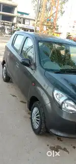 Alto 800 mother se son ke name hue h 2nd owner ..24+ average petrol