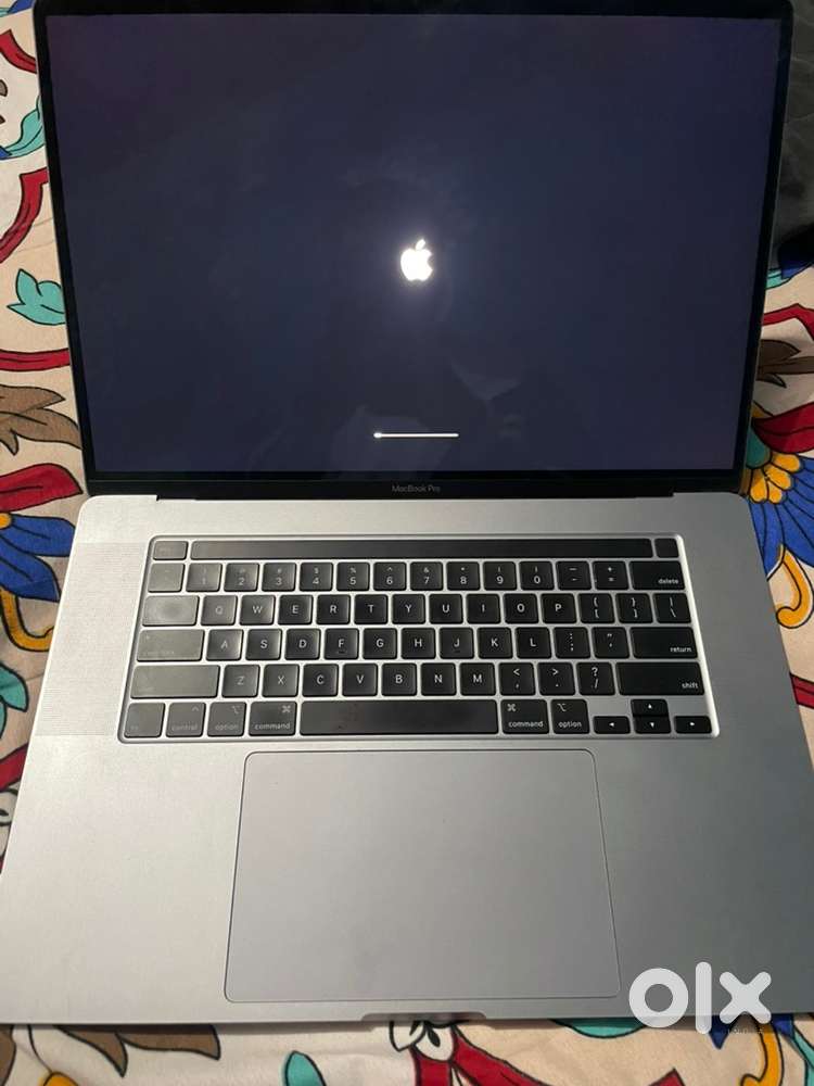 MacBook Pro 16-inch  i7  16GB RAM  500GB SSD