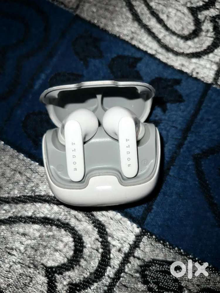 Boult Audio Z40  35 Days Old