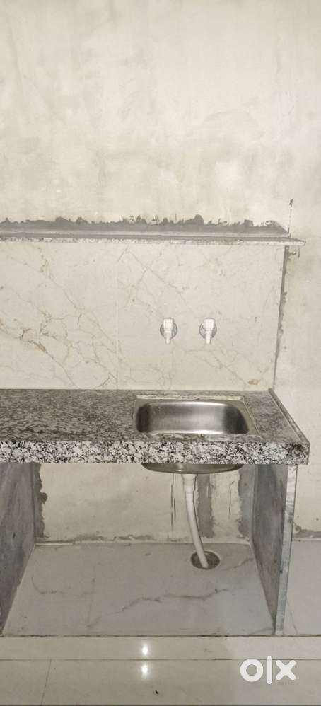 1 room available for rent