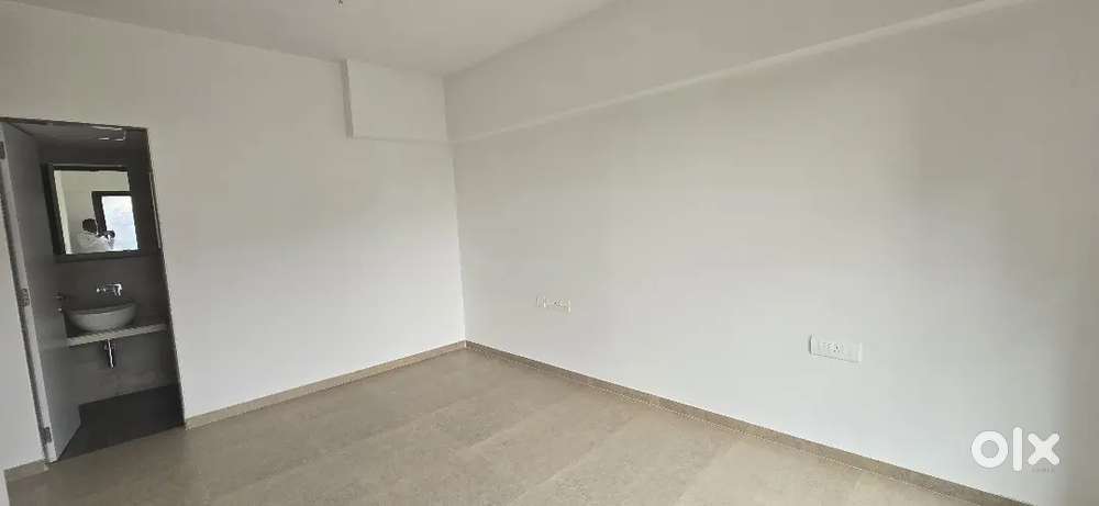 1Bhk heavy deposit 30lacs new property carpet area 575