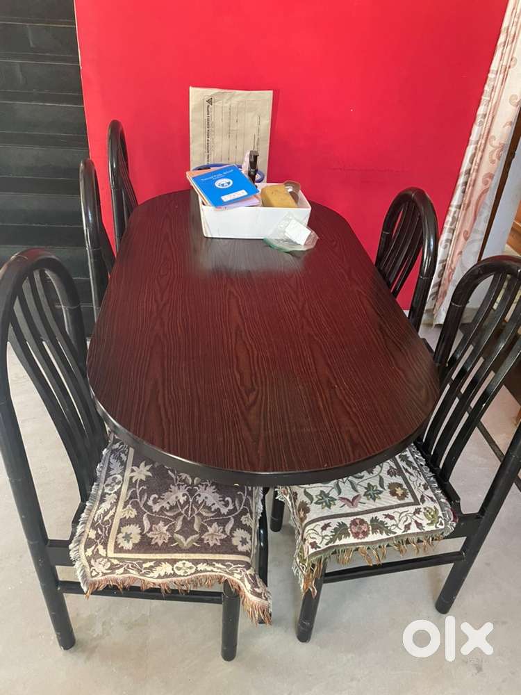 6 Seater dining table