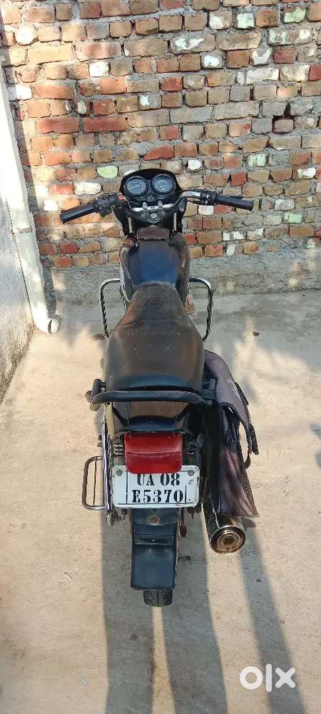 Nai bike li hai isliye sell kar raha hu time pass dur rahe