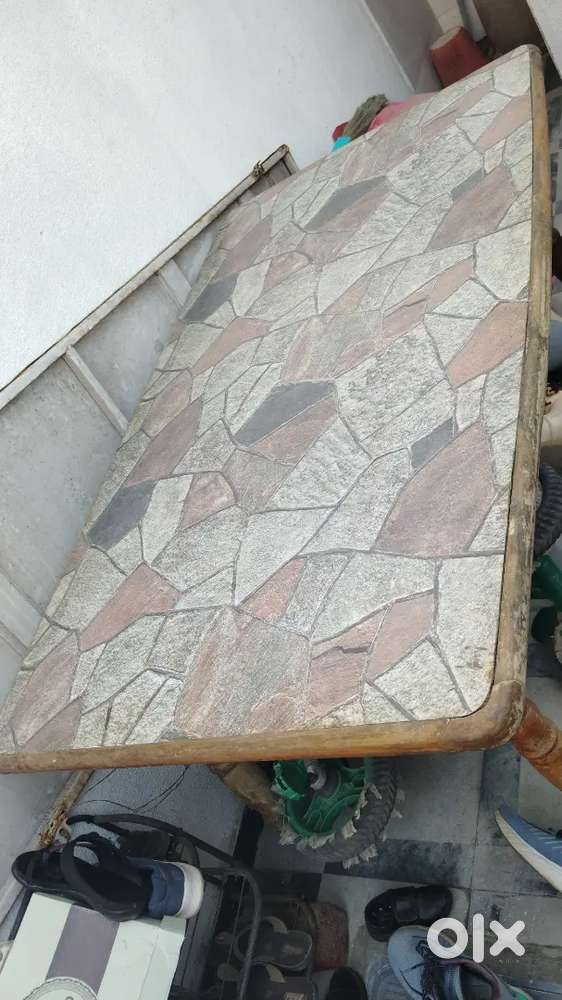 Dining table with 5 chair