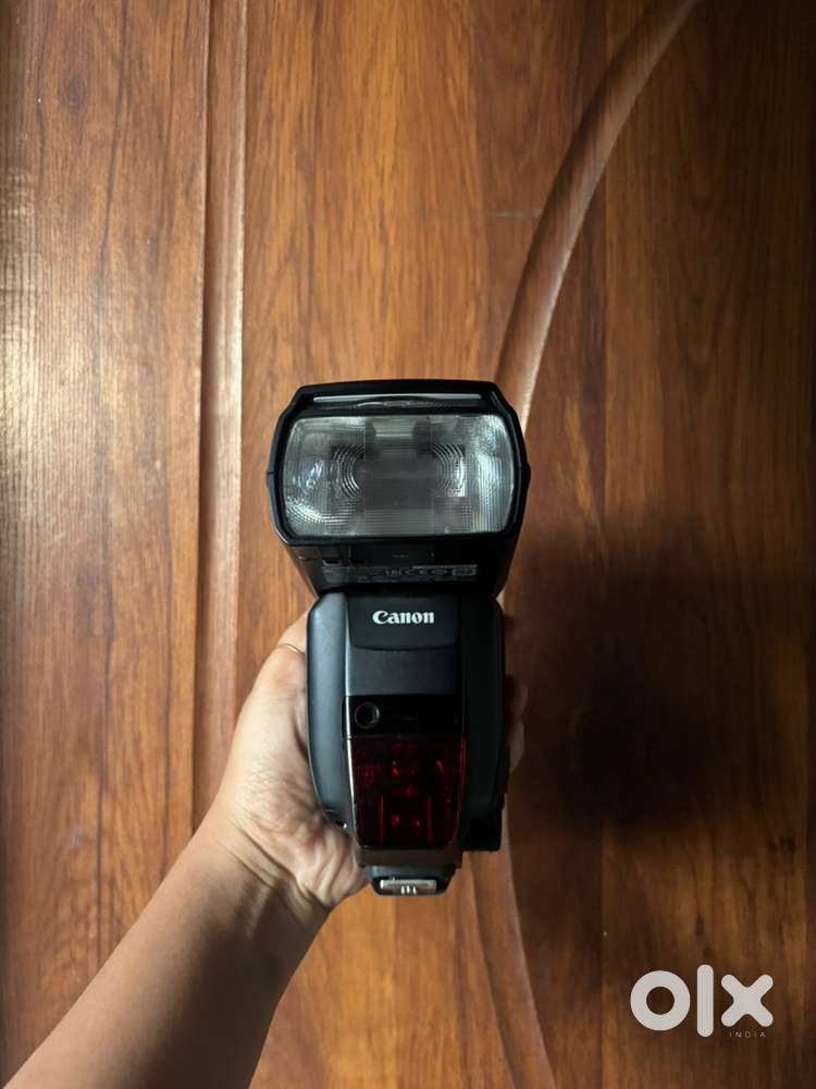 Canon flash in brand new condition