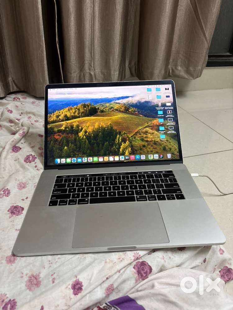 ️ Apple macbook Pro 15-inch (2018)  - Core i7 l 16GB RAM