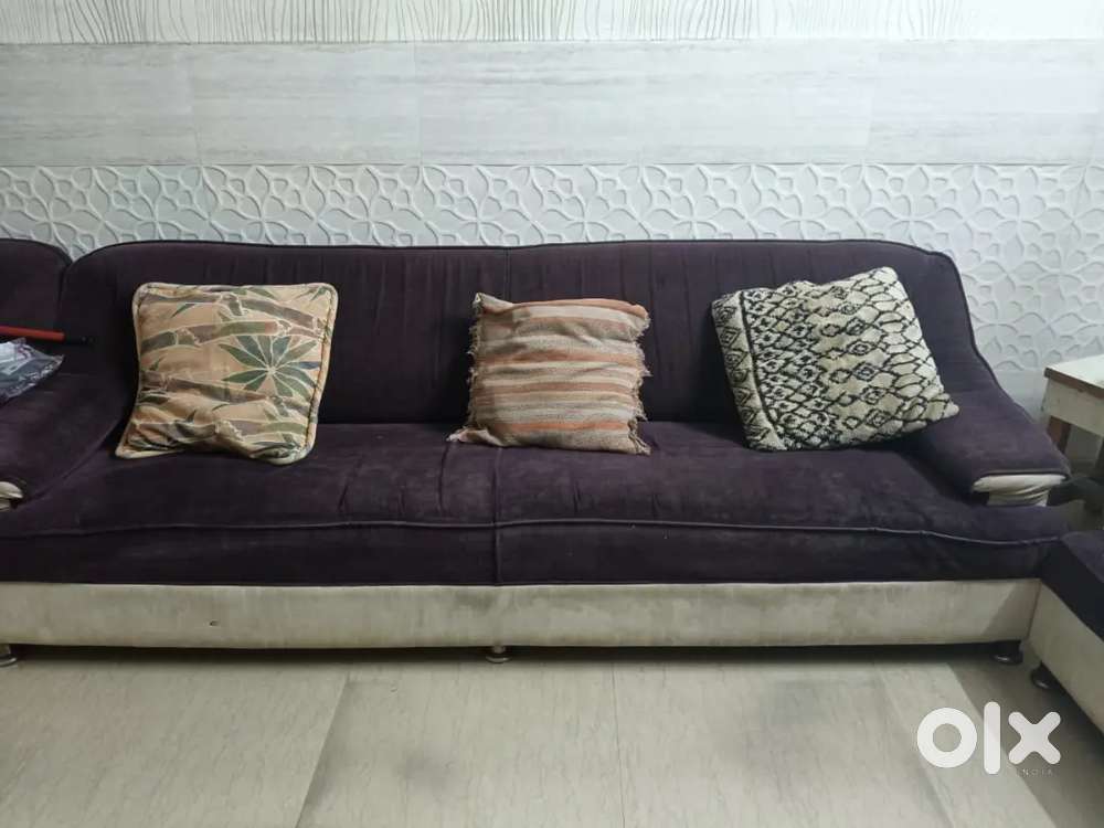 Sofa set 4+1+1 only serious buyers contact, scammers stay away