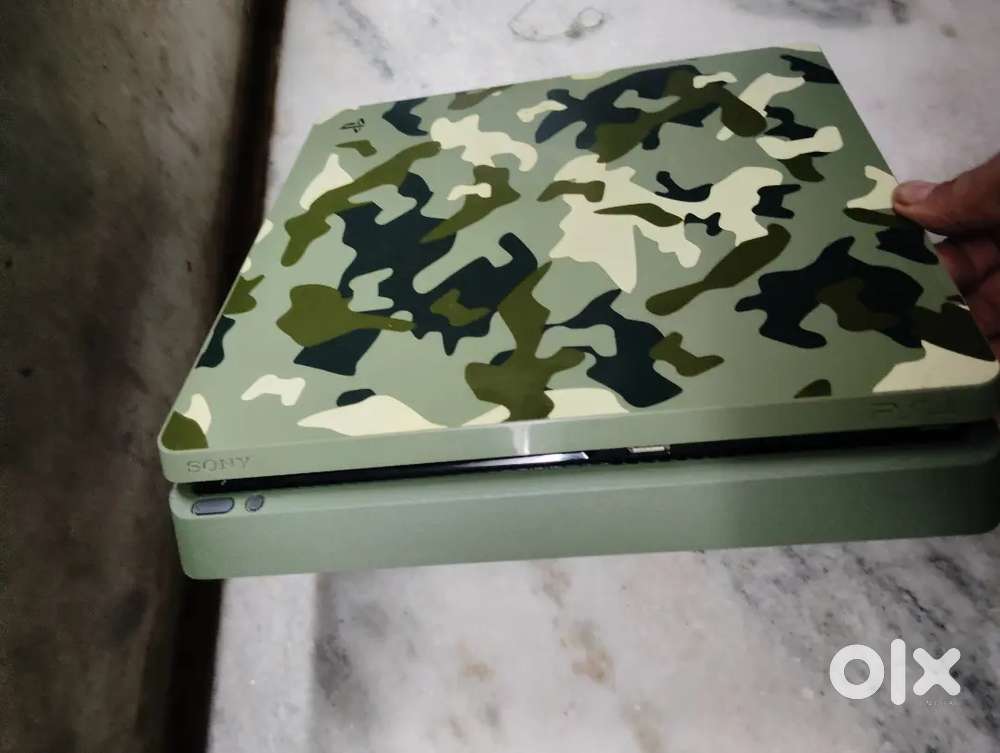 PS4 Silim 1tb perfect condition