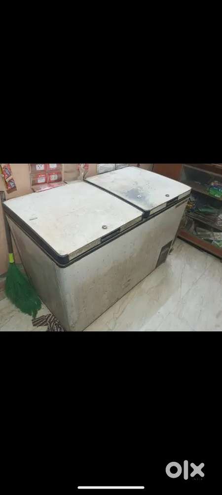 TATA Voltas  Double-Door Deep Freezer (320 L) in good condition