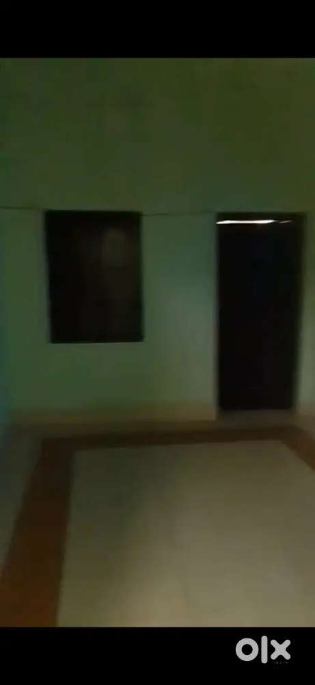 TO LET: 2BHK  GROUND FLOOR  PARKING  ISMAIL MORE  SB GORAI ROAD