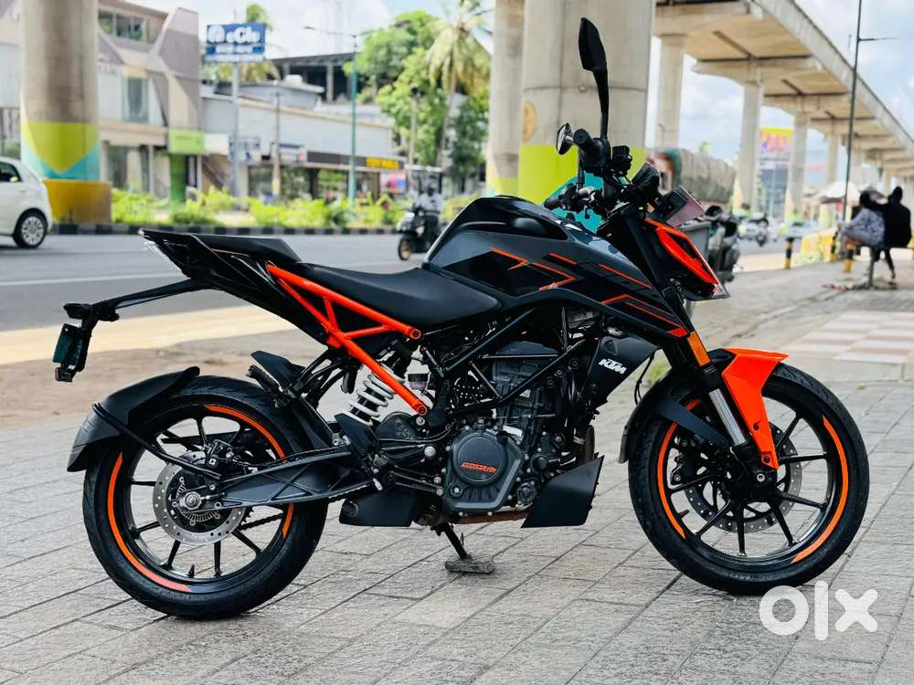 KTM DUKE 200 ONLY 8000 KM RUN