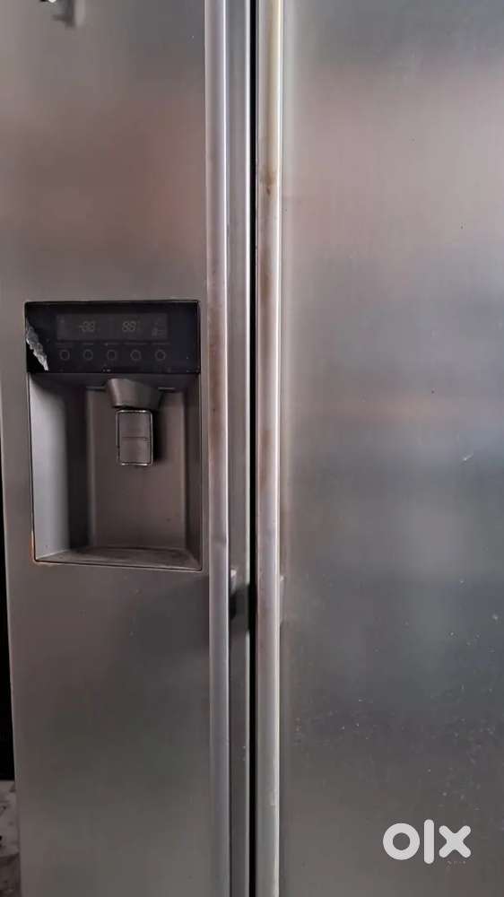 LG side by side door refrigerator, 650+ ltr